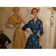 McCalls Sewing Pattern 8827 