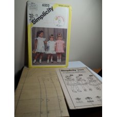 Simplicity Sewing Pattern 6352