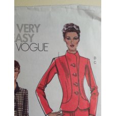 Vogue Sewing Pattern 8302 