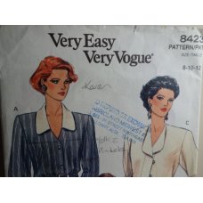 VOGUE Sewing Pattern 8423 