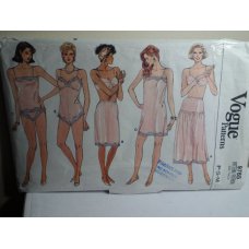 VOGUE Sewing Pattern 9765 